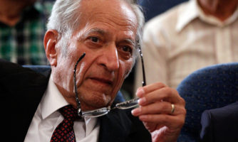 Khodadoust, Iranian world renowned ophthalmologist, passed away at 82