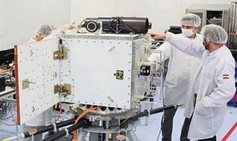 ماهواره «پارس ۱» به سازمان فضایی ایران تحویل داده شد