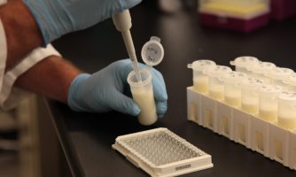 تشخیص سریع آنتی‌بیوتیک در شیر با کمک فناوری‌نانو